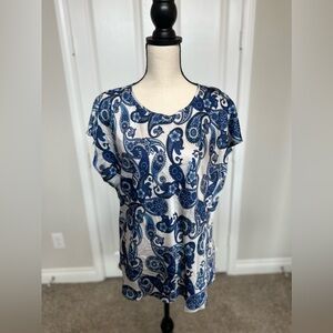 Express Blue White Pattern Short Sleeve Satin Crew Neck Gramercy Tee Paisley